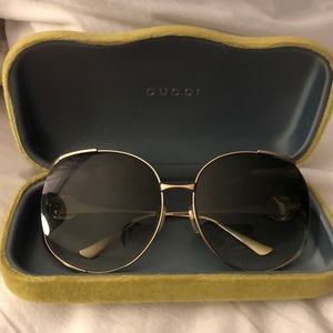 Gucci oversized sunglasses